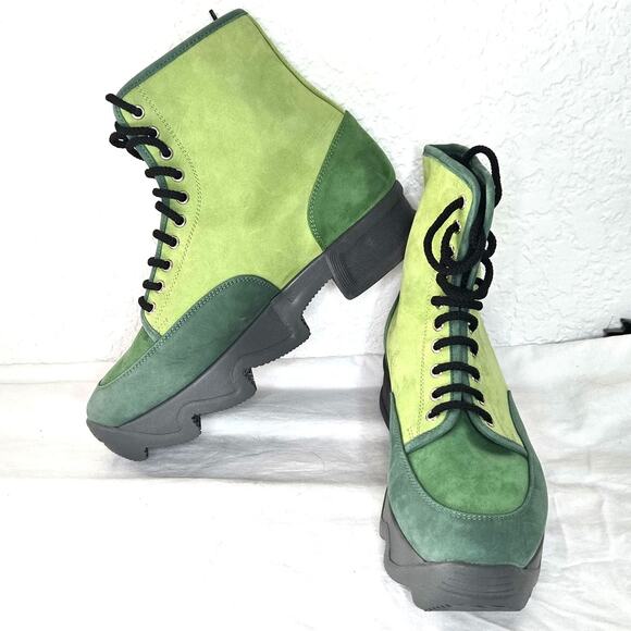 iRi Unisex Arom Nubuck Leather Lace-Up Boot in Green Size 42 NWOB Camel Vegan - Picture 1 of 7